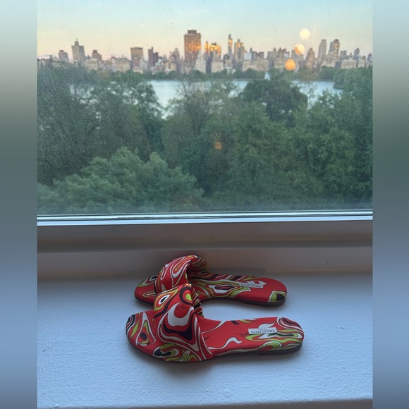 Bnwt pucci mules slides / sandals size 39 - Picture 2 of 9